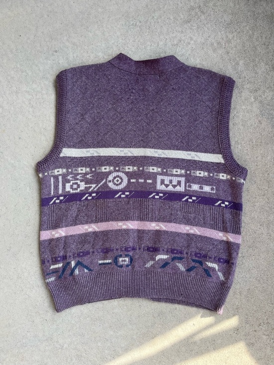 Vintage-Inspired Purple Patterned Knit Cardigan Vest - Picture 5 of 5